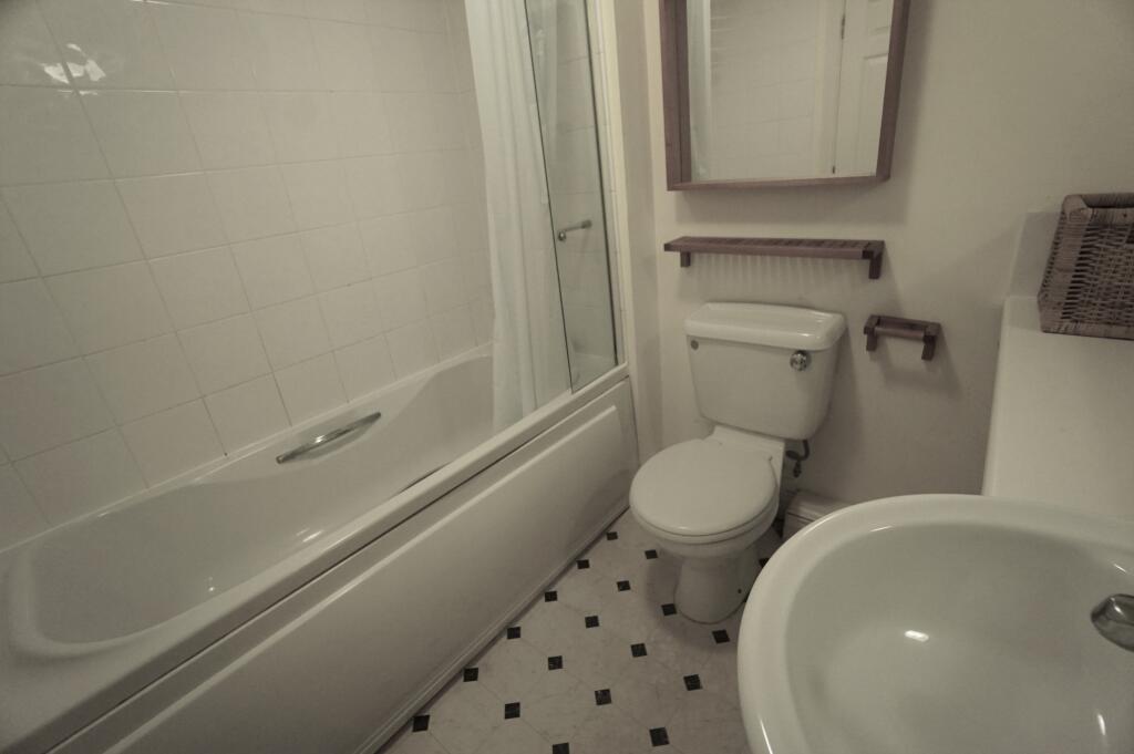 5 bedroom terraced house for rent