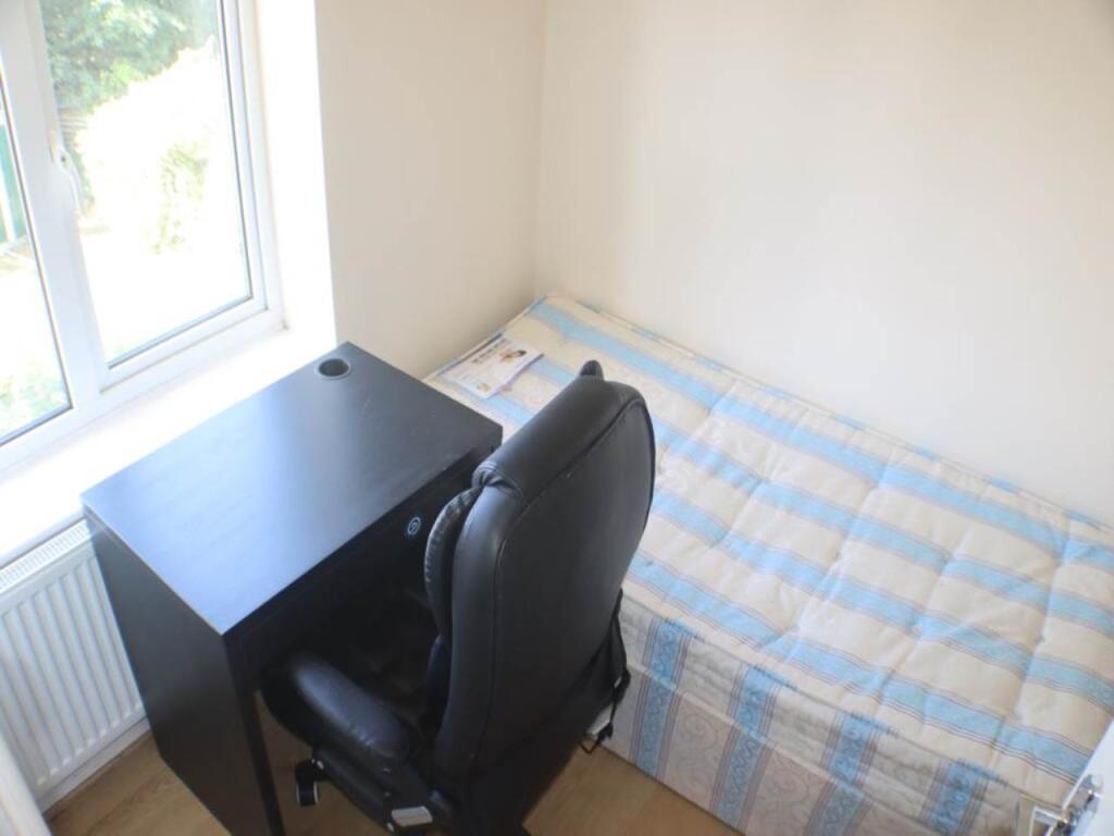 Additional image 9 of Bishops Rise, Hatfield, Hertfordshire