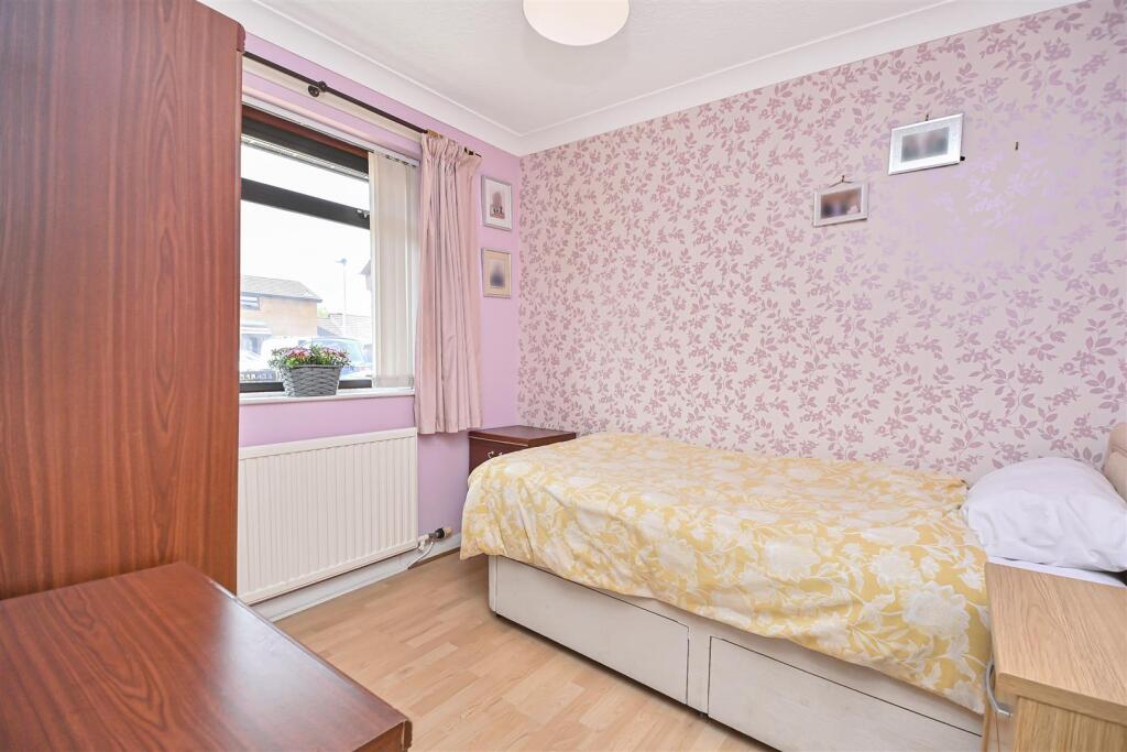 House in Leigh, Bedford - More