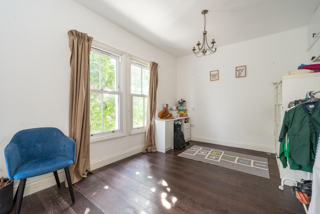 Apartment in London - View 4