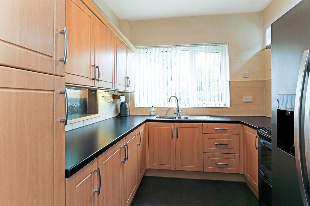 House in Wakefield, Pinders Heath - View 2