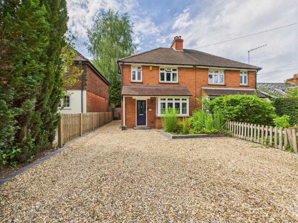 3-bed semi-detached on Finchampstead Road, Finchampstead, Wokingham, RG40 3JR, £700,000
