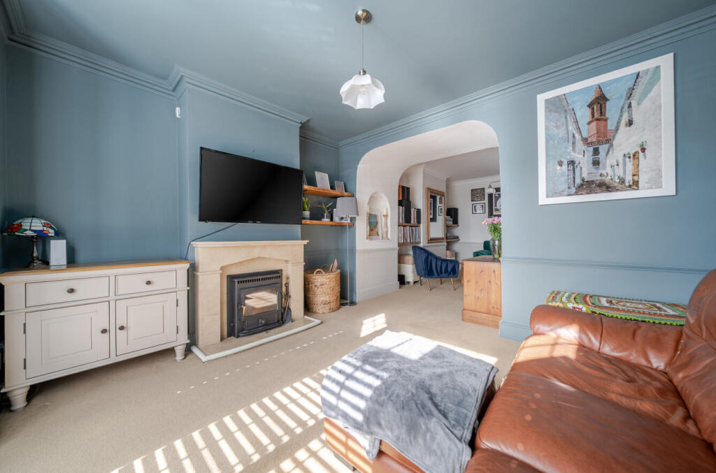 House in Havant, Hampshire - View 2
