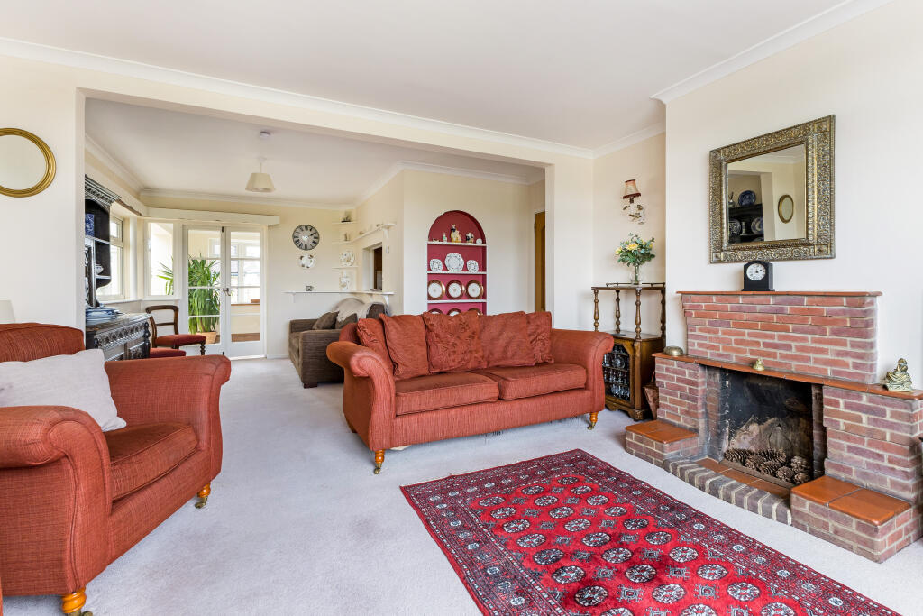 Ashford Lane, Dorney, SL4 photo 4