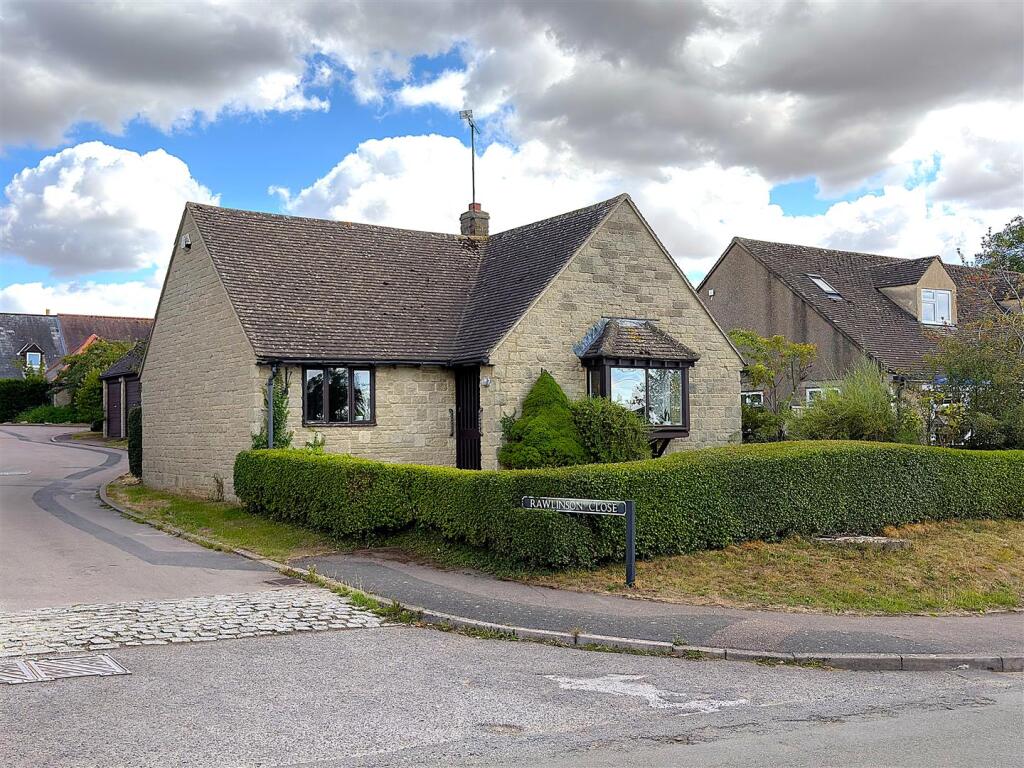 Main image of property: Rawlinson Close, Chadlington, Chipping Norton