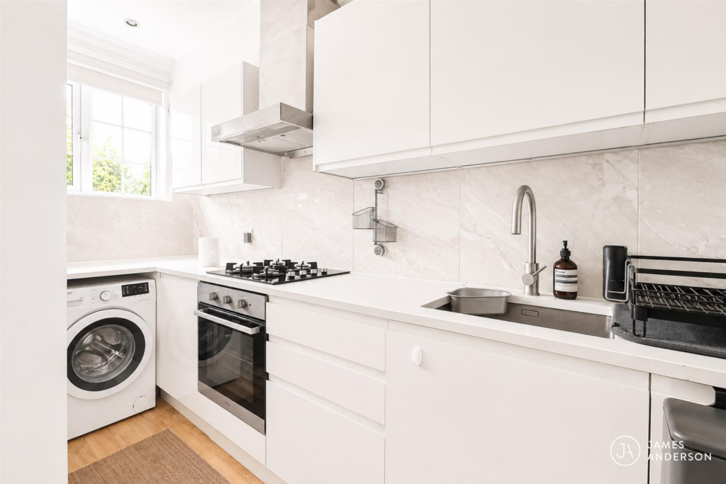 Apartment in London, Kingston Vale - View 4