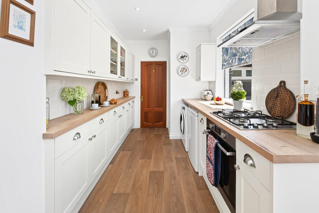 House in Croydon - More