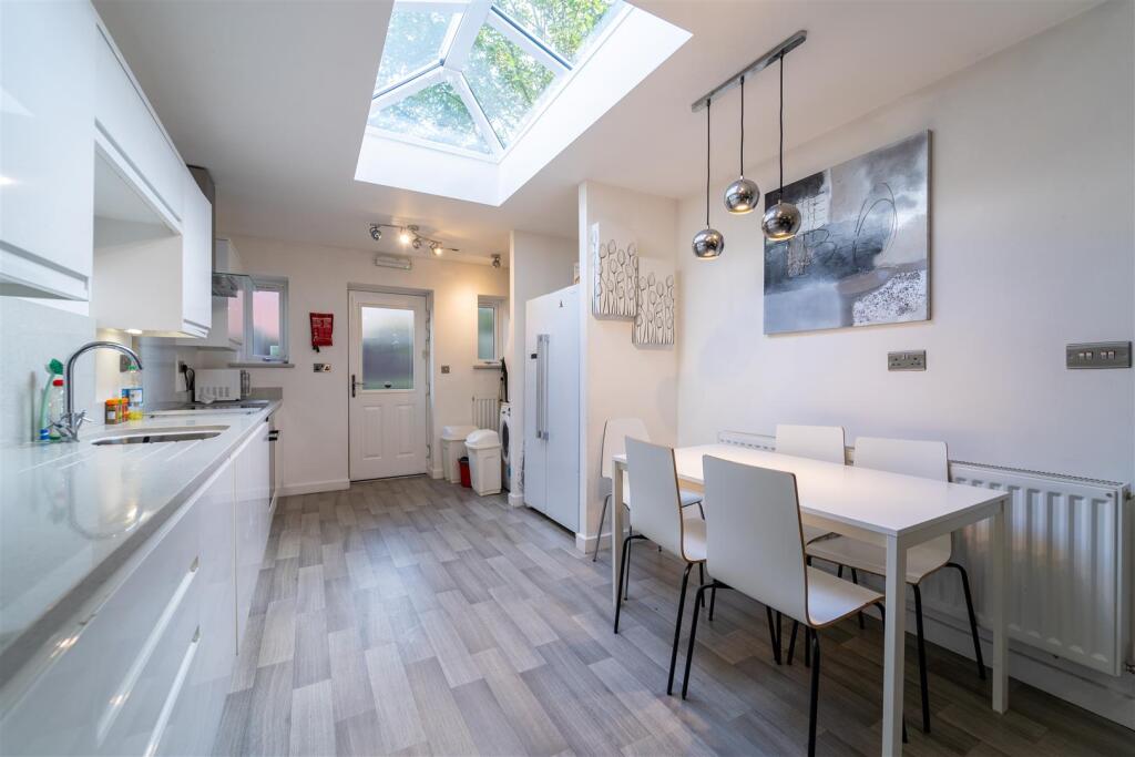 House in Birmingham, West Midlands - More