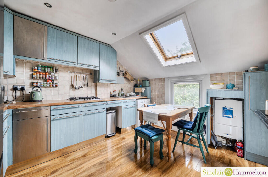 Apartment in London, Bromley Park, Plaistow - View 3