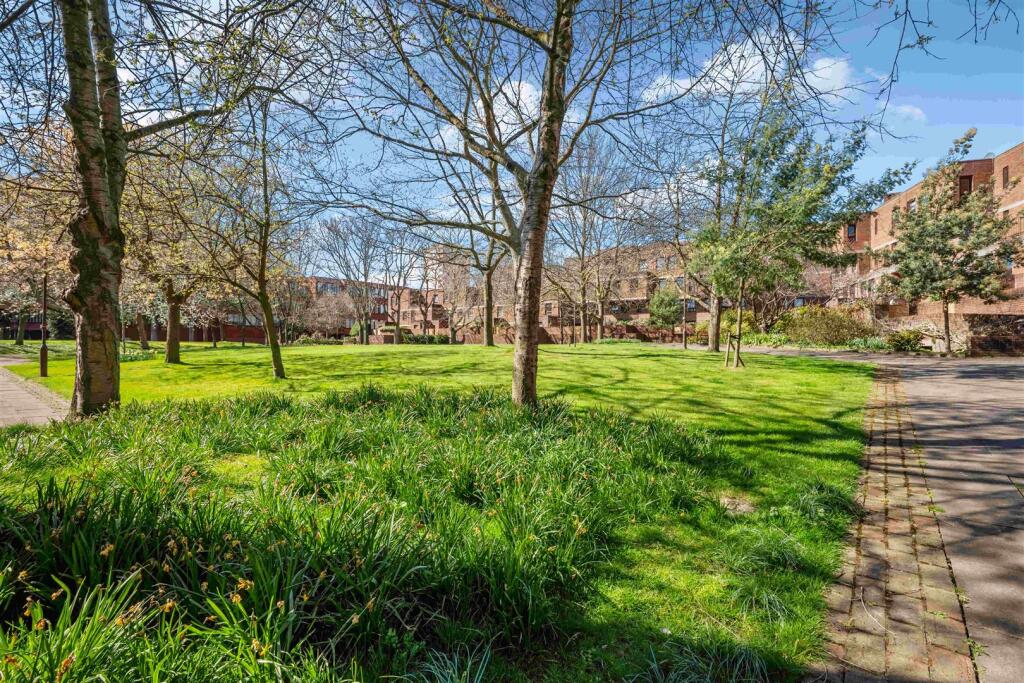 Main image of property: More Close, St Pauls Court, London, W14