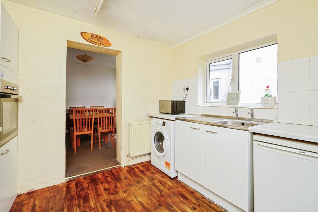 House in South Oxfordshire, Ladygrove, Didcot - More