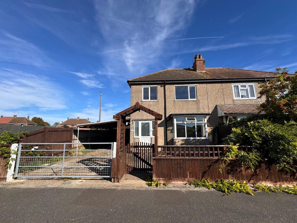 House in East Lindsey, Skegness - More