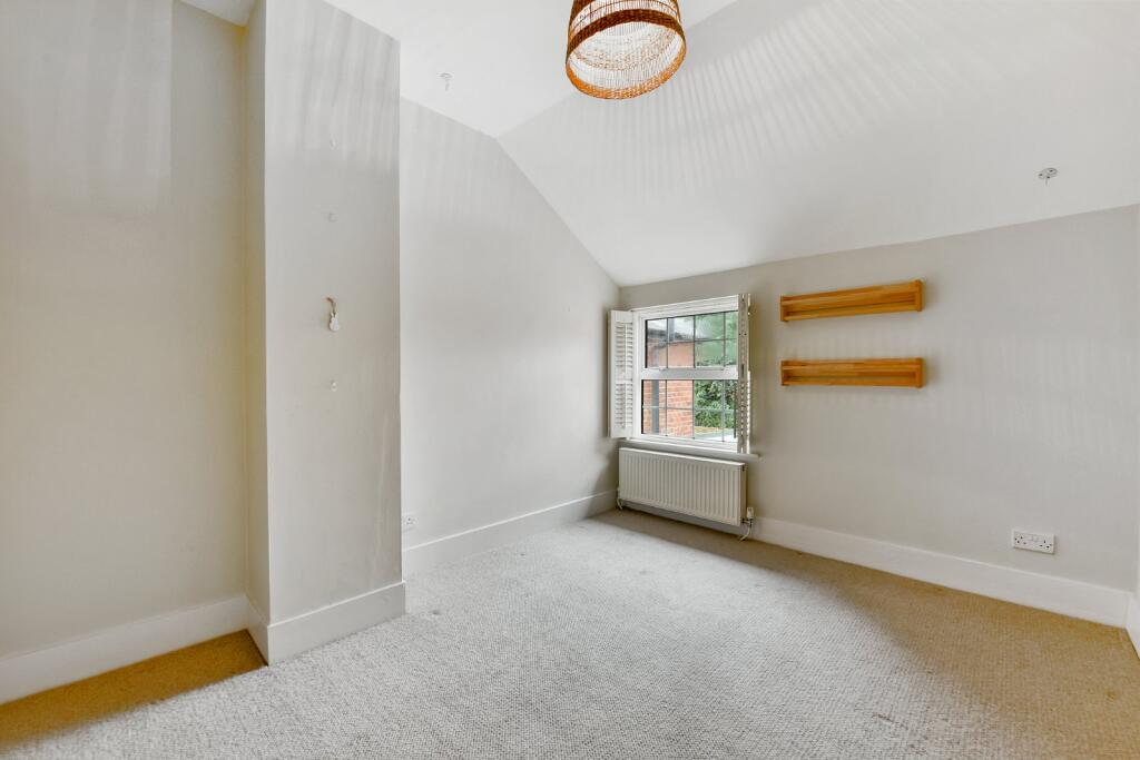 House in Slough - View 5