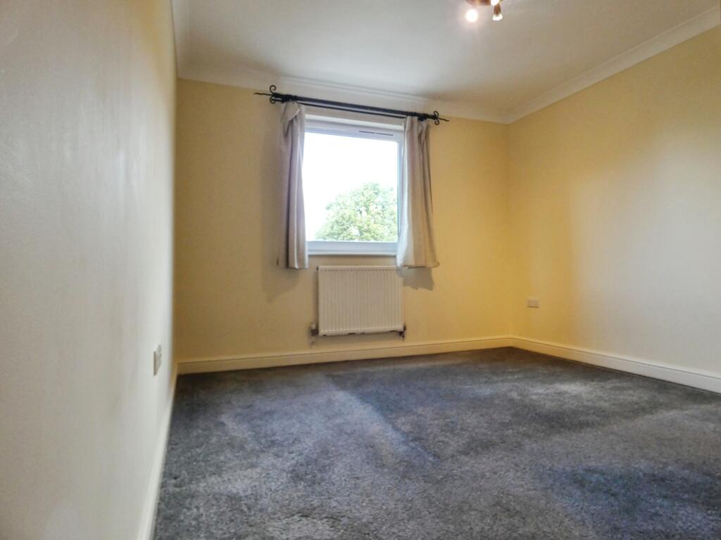 Apartment in Sutton - View 4