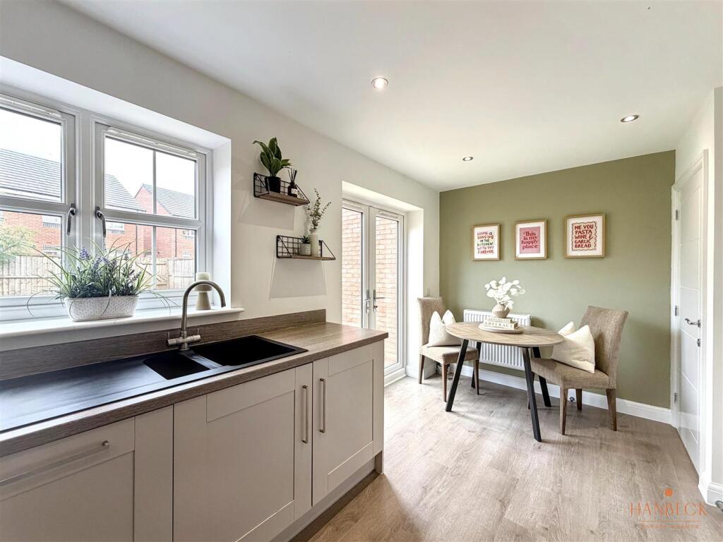 House in Hull, Kingswood - More