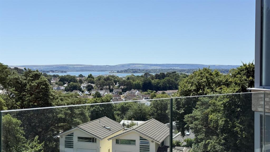 2-bed flat on Highmoor Road, Lower Parkstone, £500,000