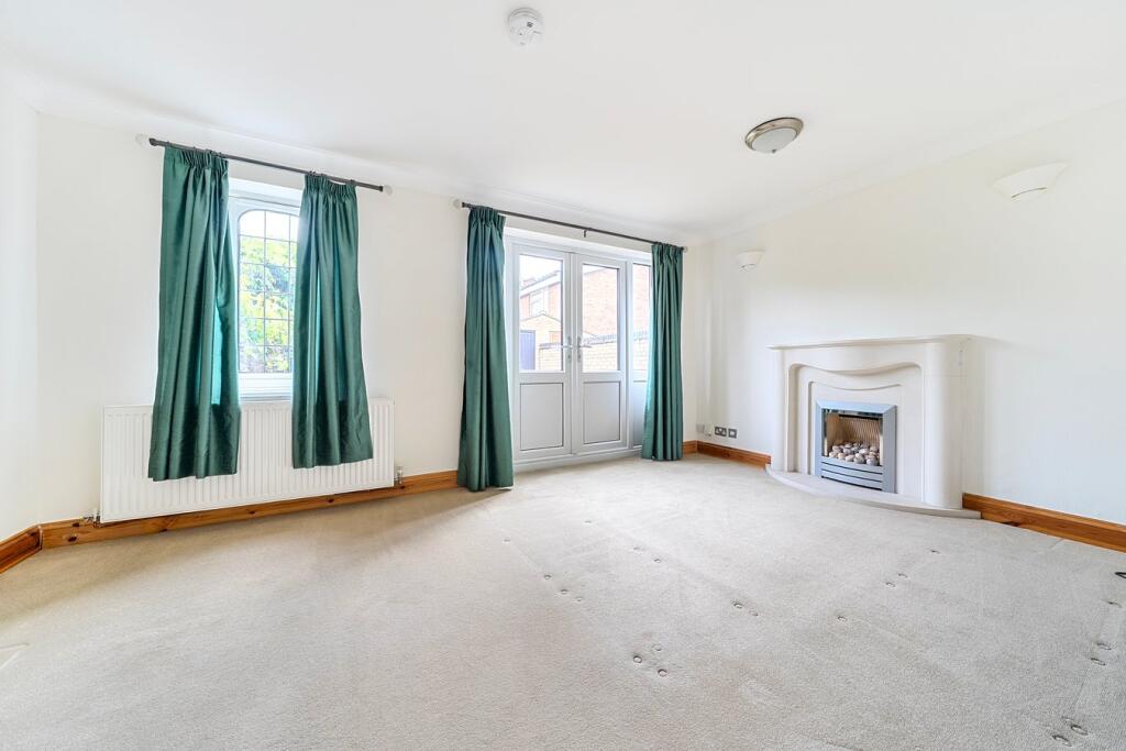 Sears Close, Shefford, SG17 photo 3
