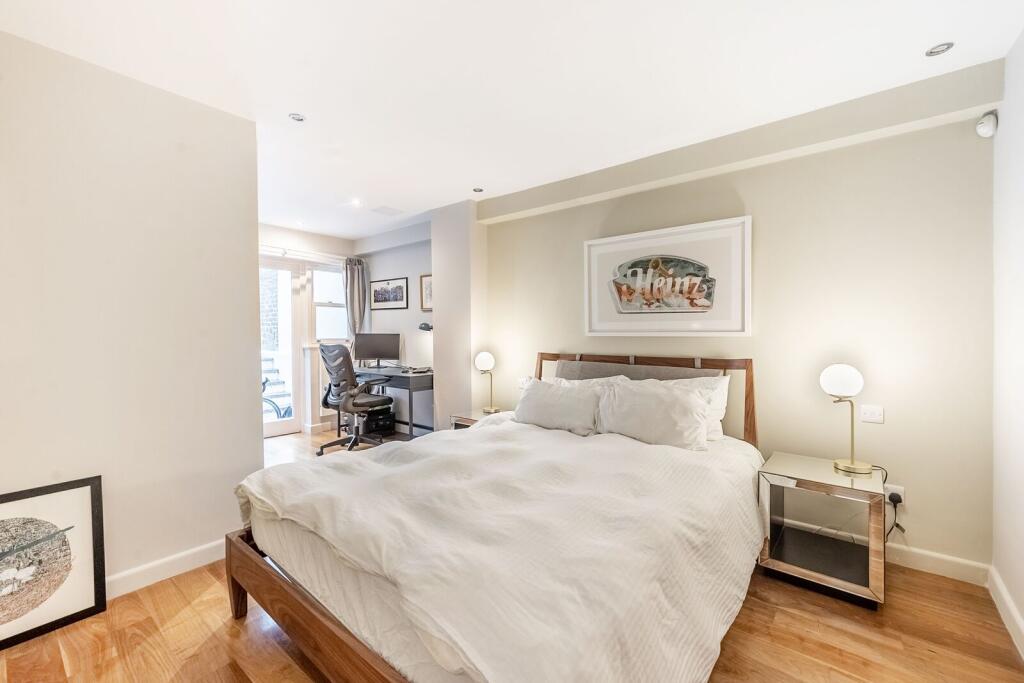 Apartment in London, Royal Borough of Kensington and Chelsea - More