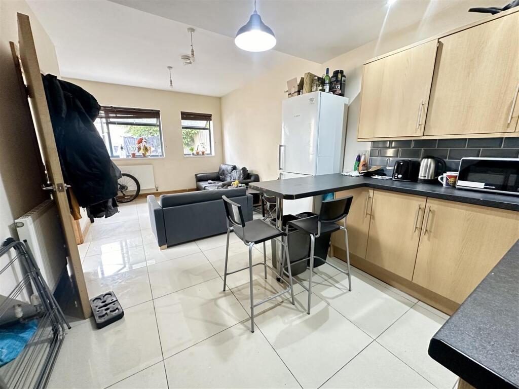 House in Cardiff, Roath - View 2
