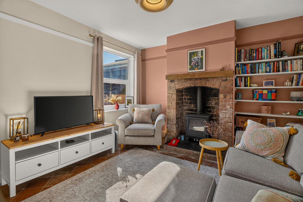 House in Worcester - View 5