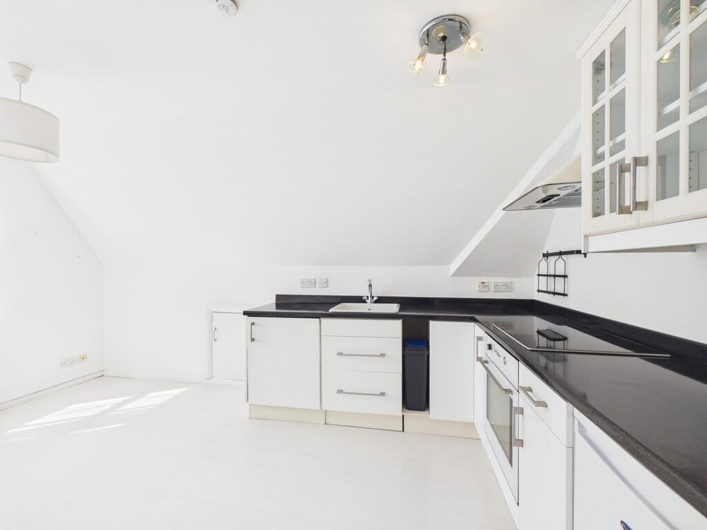 Apartment in London - View 5