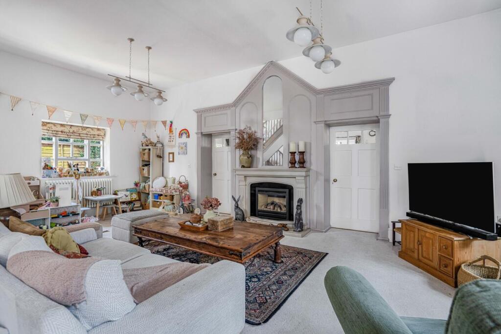 House in Byfield - View 4