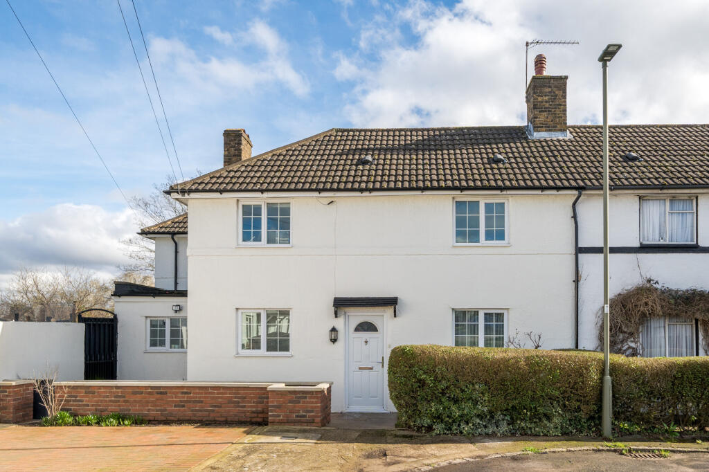 Main image of property: Russell Gardens, Whetstone, N20