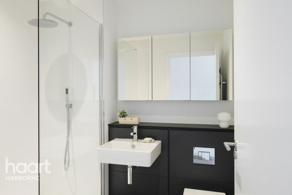 Apartment in Birmingham, West Midlands - More