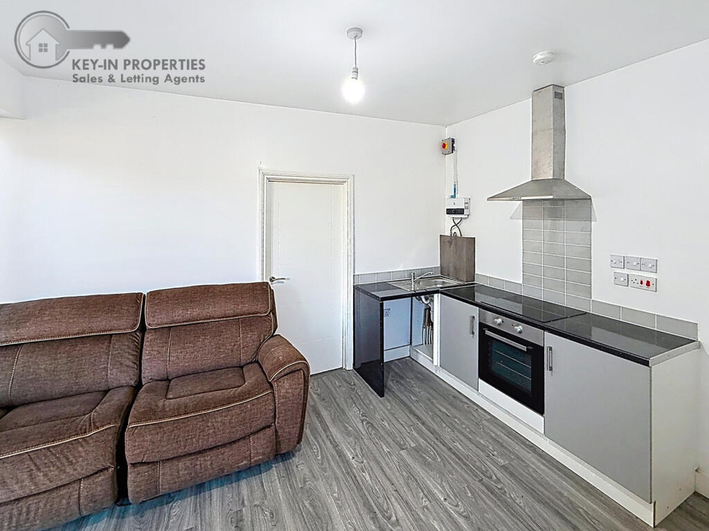 Apartment in Bradford, Shipley - View 4