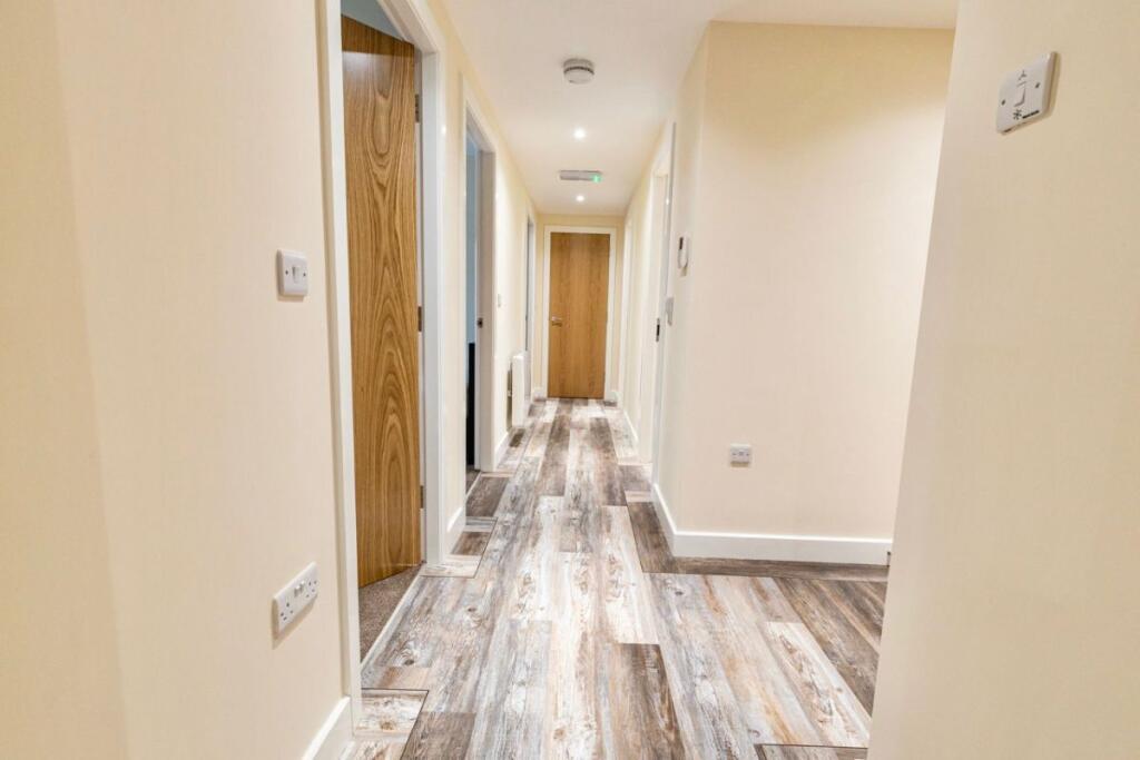 Apartment in Sheffield, South Yorkshire - View 4