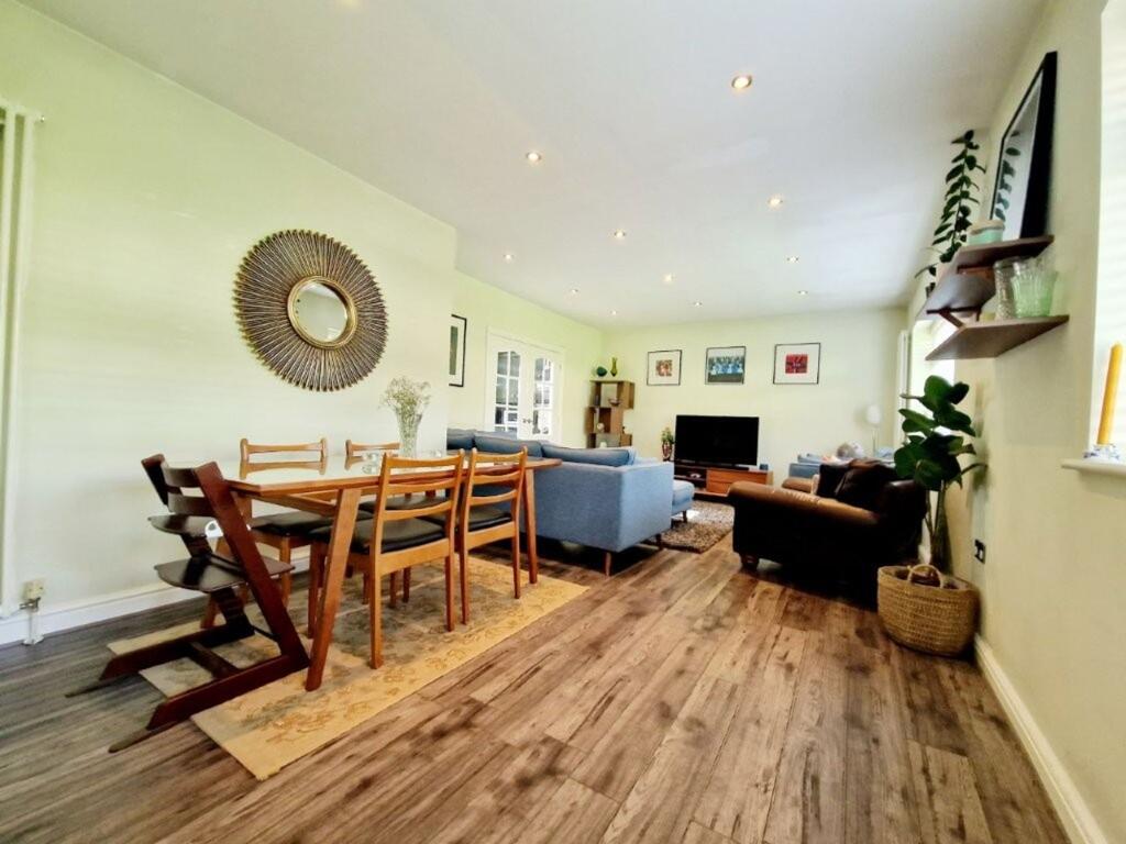 Circular Road, Prestwich, M25 photo 3