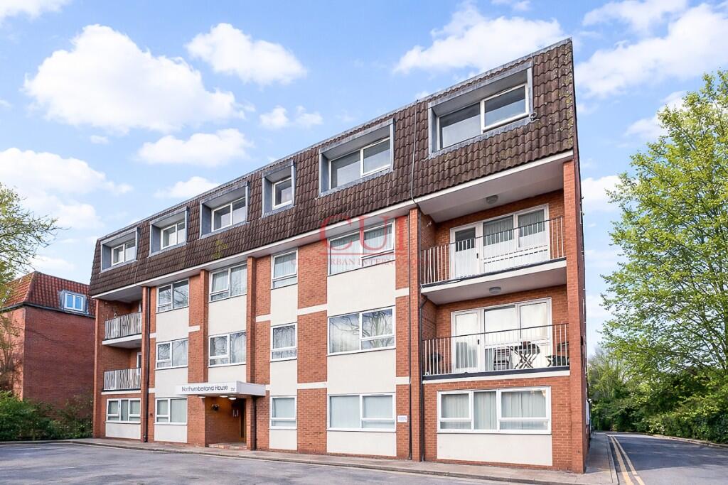 Main image of property: Ballards Lane, London, N3