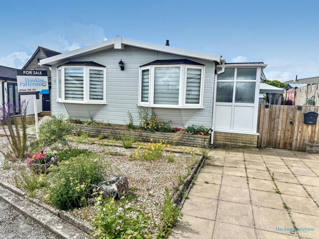 Main image of property: 5 West Drive Wootton Hall, Wootton Wawen, Henley-in-arden, B95 6EJ