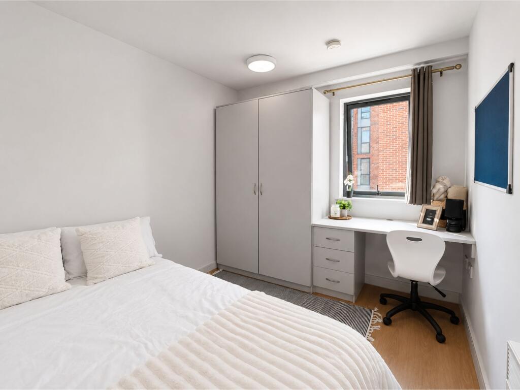 Main image of property: Chatham Place, Liverpool, Merseyside, L7