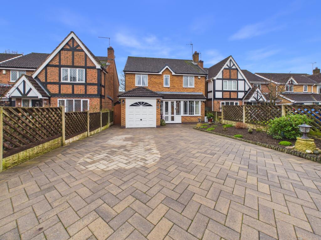 4-bed detached on Kershope Drive, Oakwood, £399,950