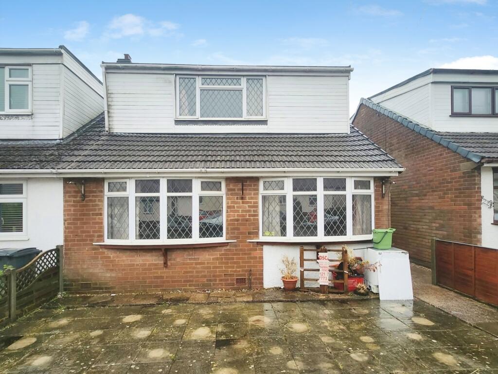 Main image of property: Victoria Road, Nuneaton, Warwickshire, CV10