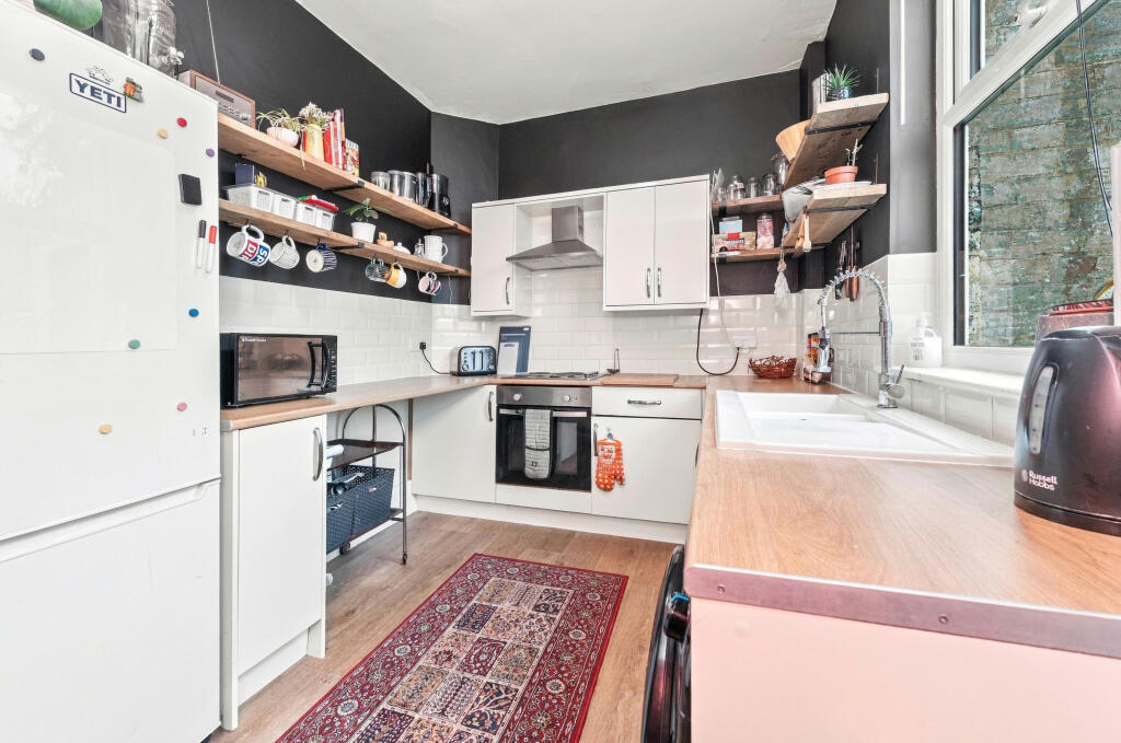 House in Wakefield, Primose Hill, Eastmoor - View 4