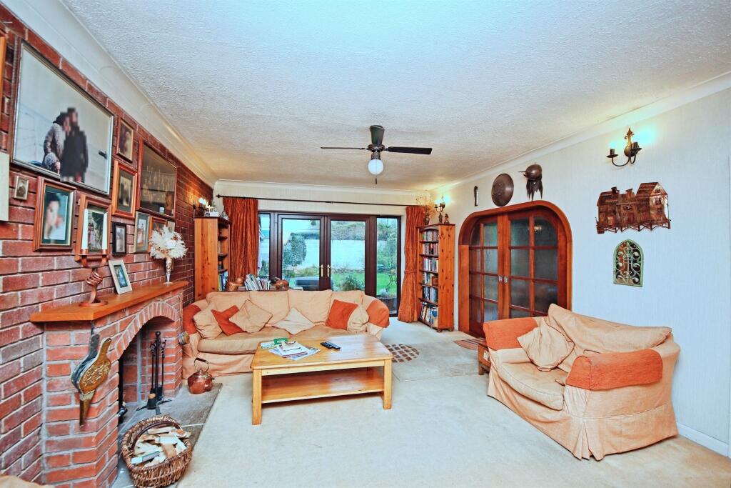 House in Stratford-on-Avon, Stratford-upon-Avon - View 2