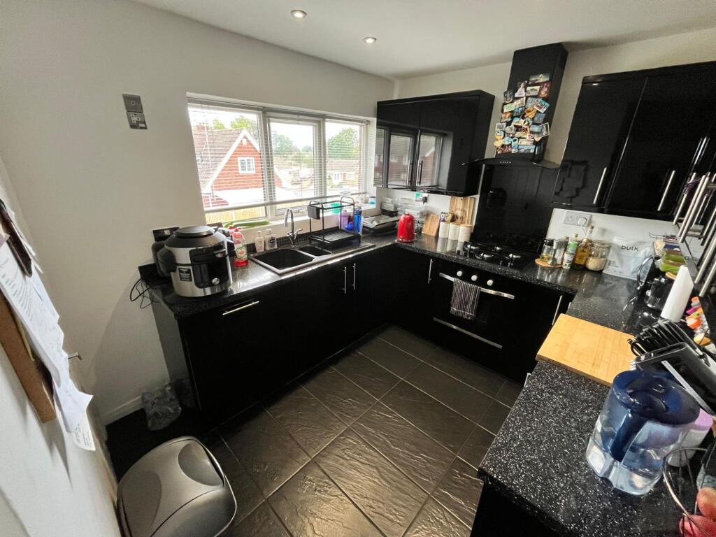 Southfield Road, Armthorpe, DN3 photo 3