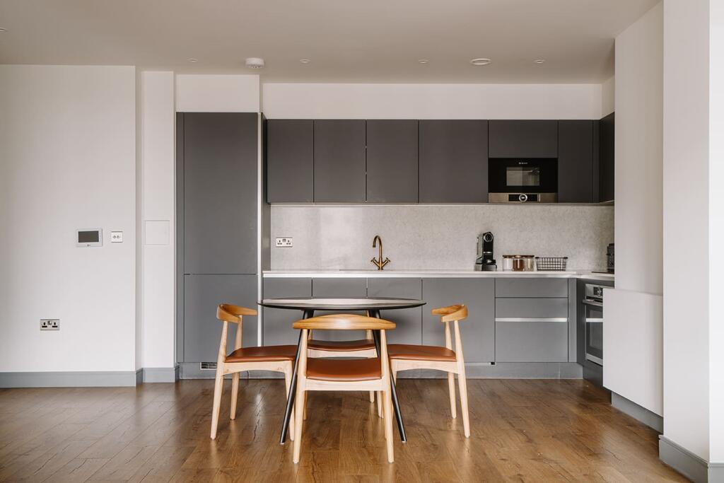 Apartment in London - More
