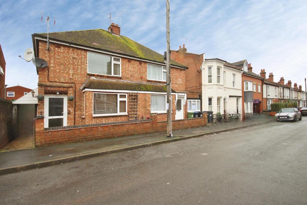 2-bed semi-detached on Tachbrook Street, Leamington Spa, £235,000