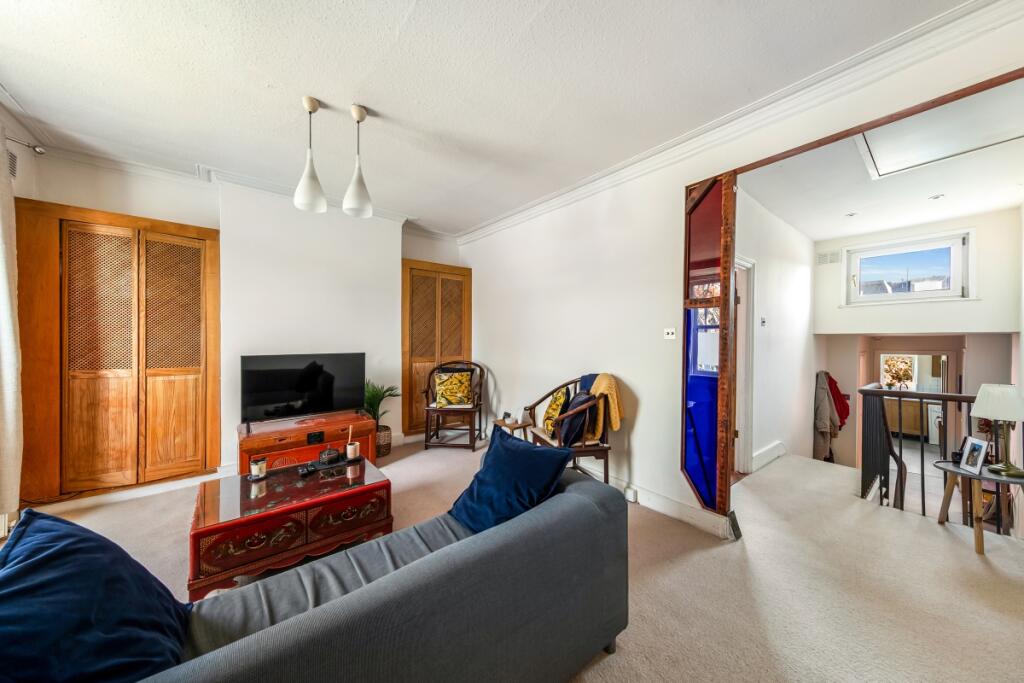 Apartment in London - View 3