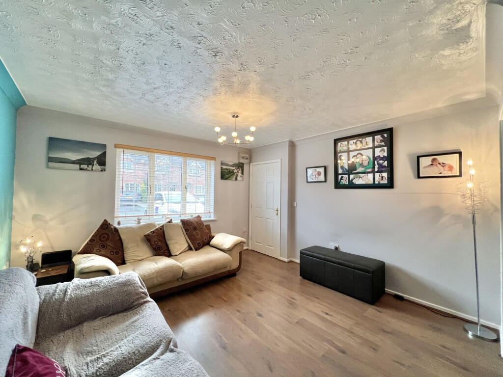 Sandwell Avenue,  Thornton, FY5 photo 4