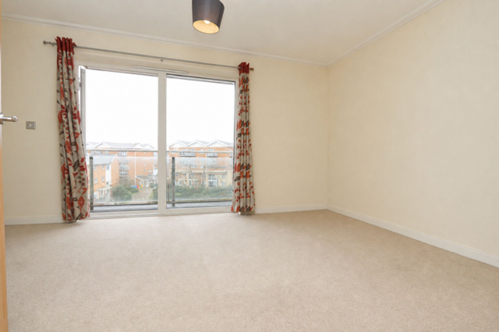 Apartment in Cardiff, Century Wharf, Butetown - View 4