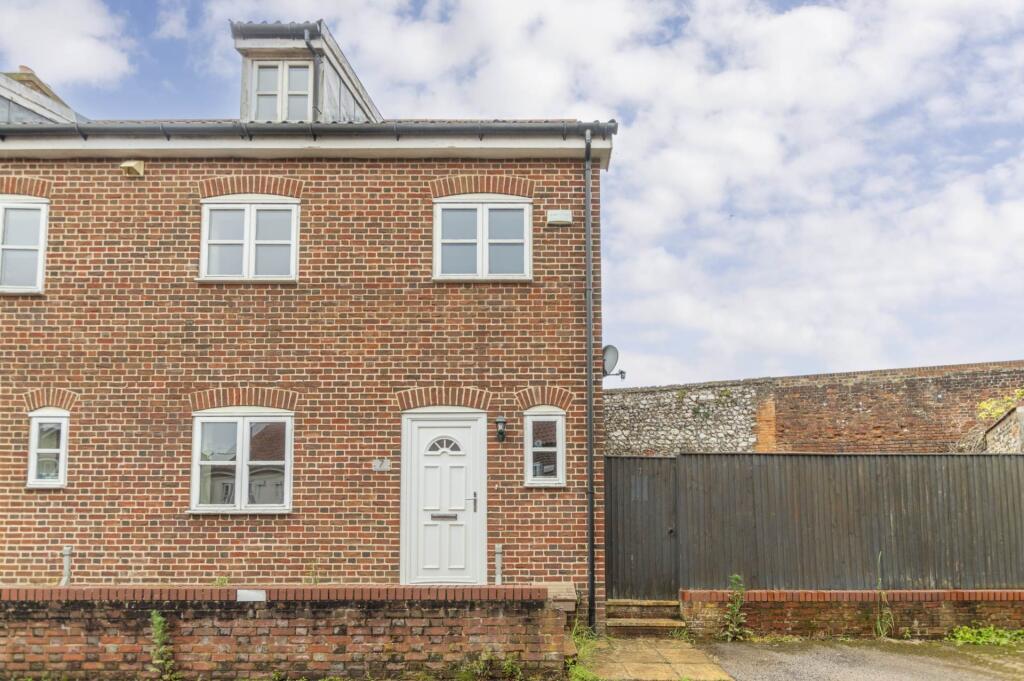 Main image of property: Tavern Court, Coltishall