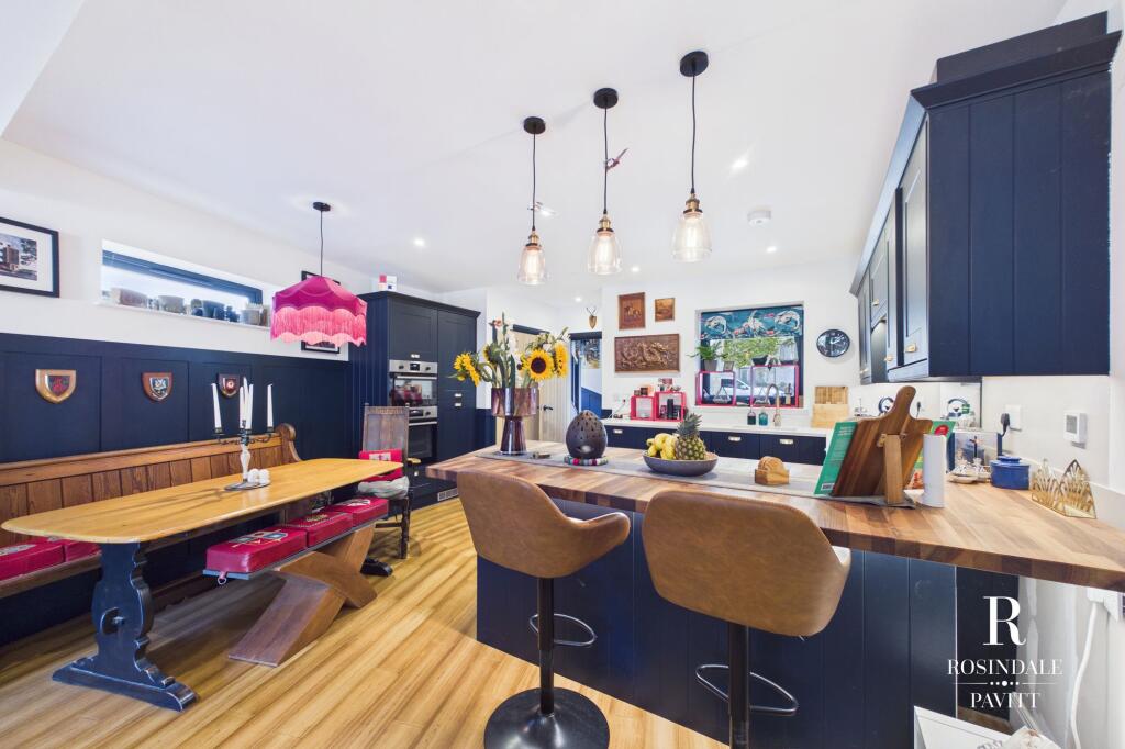 House in London, Hackbridge - More
