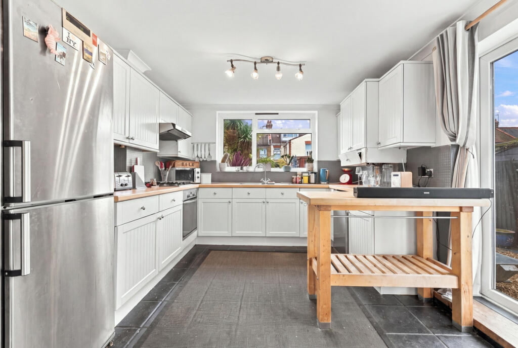 House in Southend-on-Sea, Essex - View 4