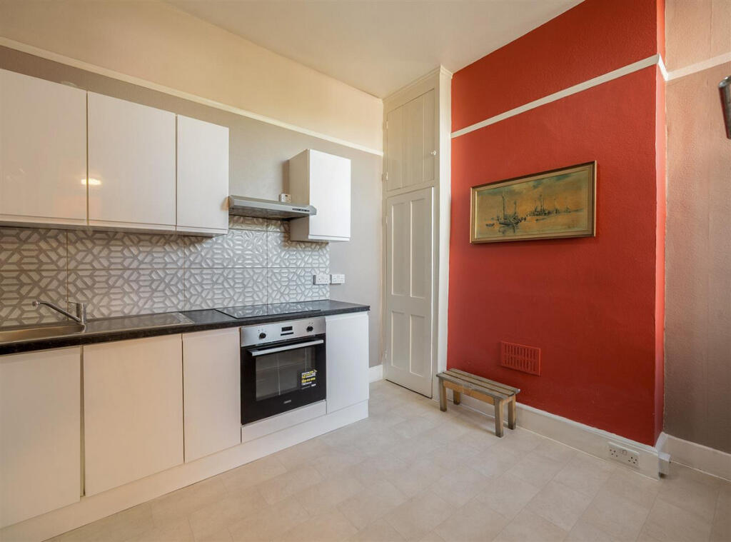 House in London, Willesden Green, Dollis Hill - View 2