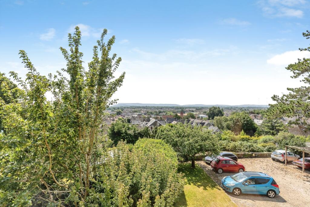 Apartment in Bristol, North Somerset - View 2