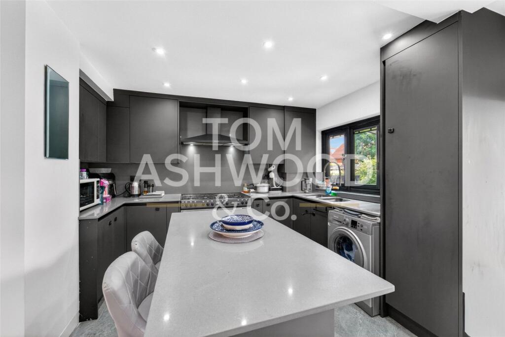 House in London - View 3
